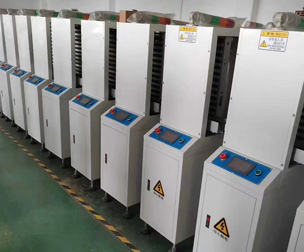 全自動印刷機(圖1) 全自動印刷機(圖1)